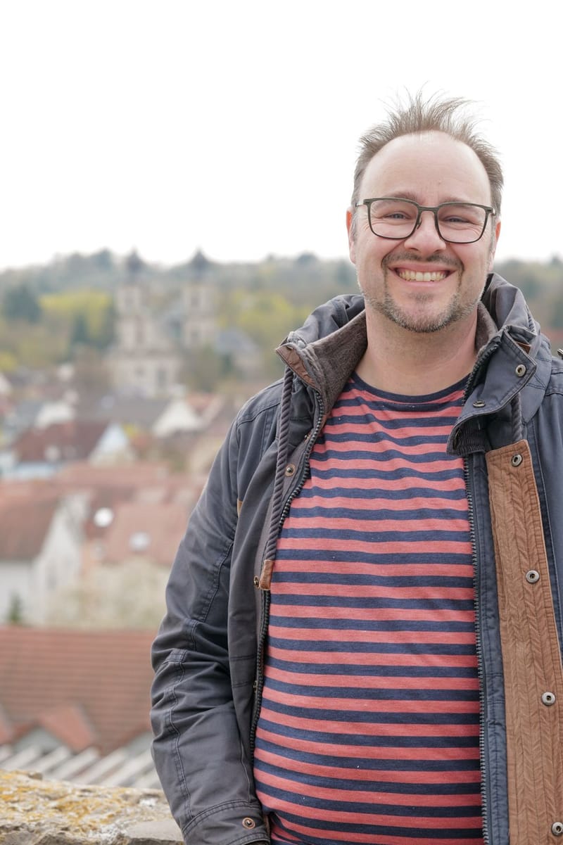 Dr. Claus Bley